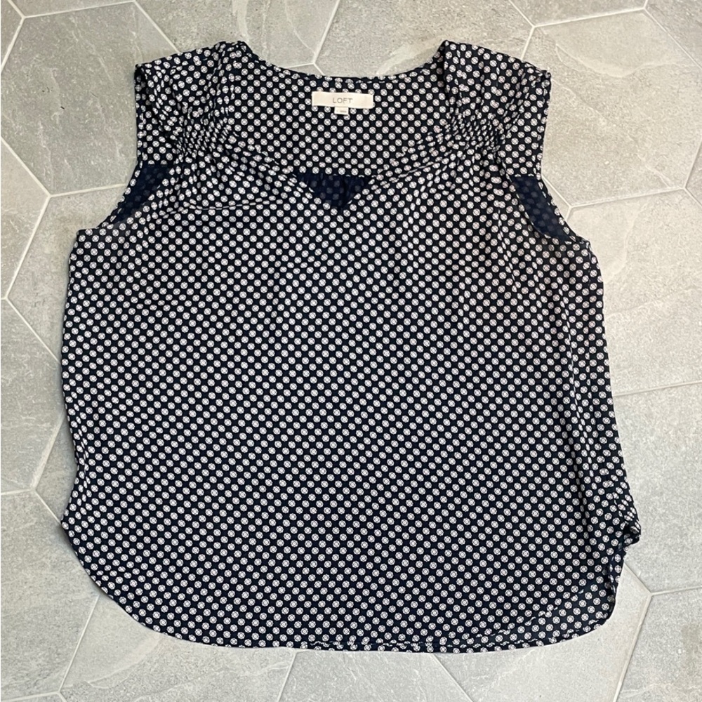 LOFT Geometric Print Sleeveless Blouse – Navy – Size L